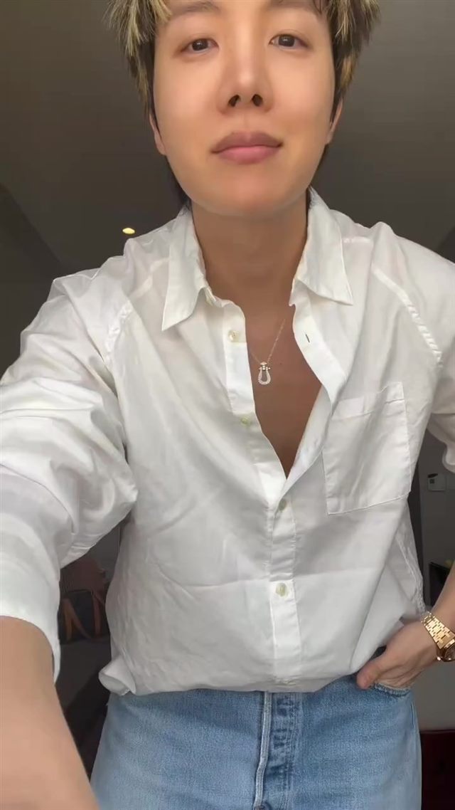 A TikTok creator joining the six seven trend, part of the wave of reposts after j-hope's video